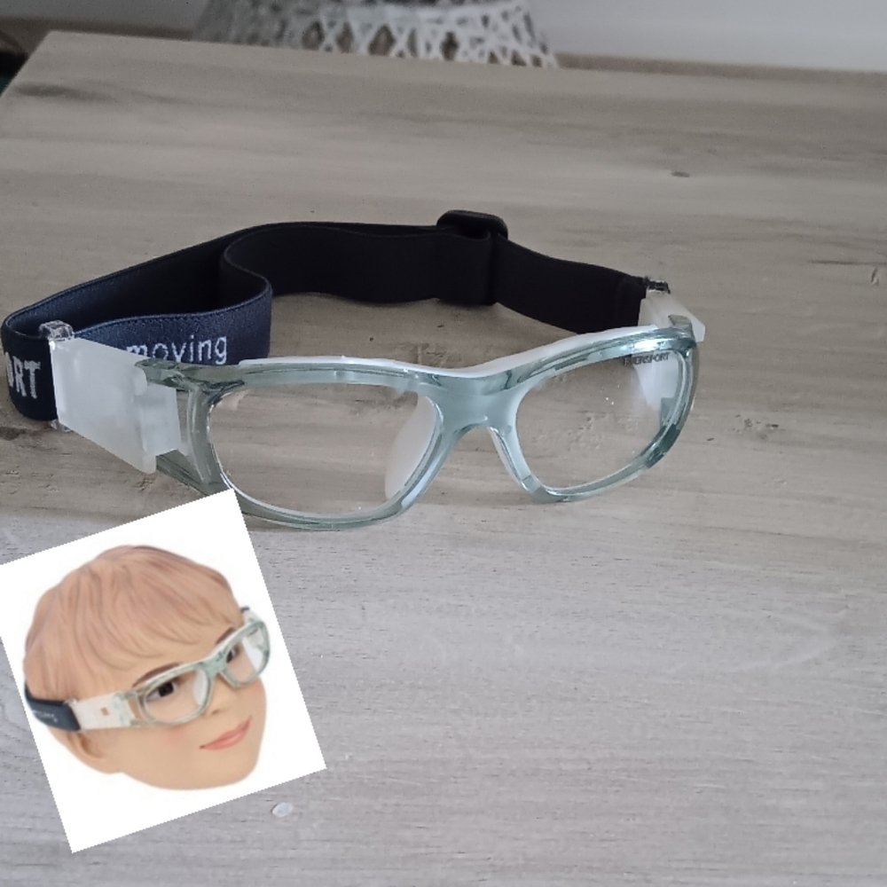 - KIDS PROTECTIVE SPORT GOGGLES